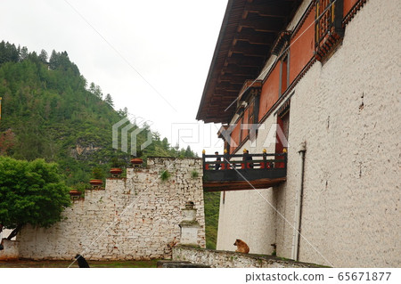 Bhutan's castles and temples (Parozon, Rinpunzon) Bhutan's castles and temples (Parozon, Rinpunzon) 65671877