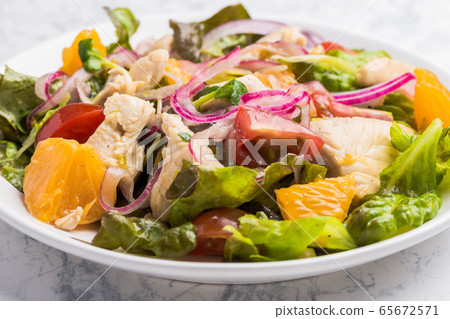 新鮮雞肉沙拉 新鮮雞肉沙拉 65672571