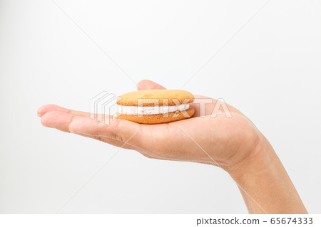 Strawberry cream sandwich Strawberry cream sandwich 65674333