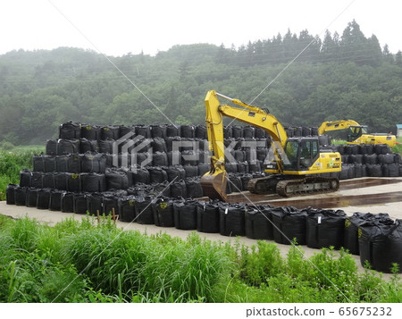 Great East Japan Earthquake Decontamination work in Iitate Village 65675232