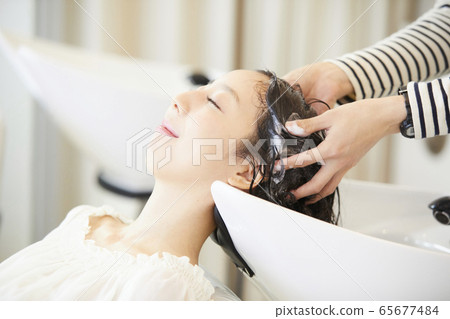 美髮師洗髮水 65677484