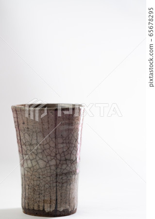 用您最喜歡的陶器品嚐美味的清酒 65678295