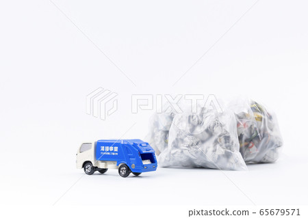 Garbage truck, garbage bag, garbage collection image Garbage truck, garbage bag, garbage collection image 65679571