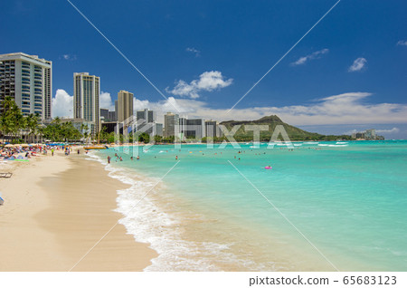 "Hawaii's magnificent view" Waikiki Beach and hotels 65683123