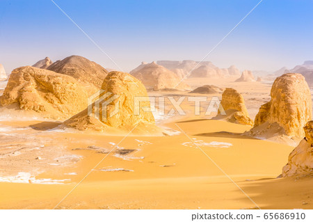 White Desert at Farafra in the Sahara of Egypt. Africa. White Desert at Farafra in the Sahara of Egypt. Africa. 65686910