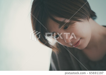 female, lady, woman 65691197