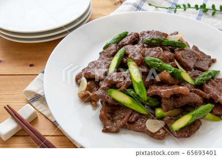 蘆筍炒牛肉 65693401