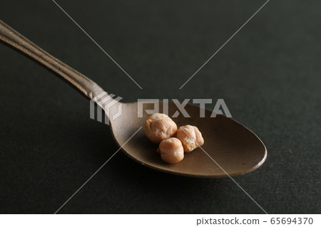 Food danger and humanitarian assistance Food danger and humanitarian assistance 65694370
