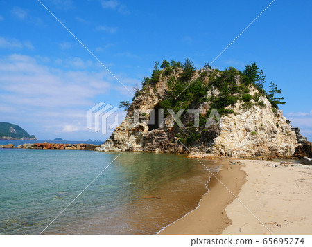 Ezaki coast in summer Ezaki coast in summer 65695274