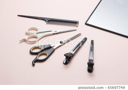 Self-cut Self-cut 65697749