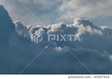 雲 雲 65697928