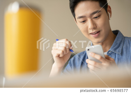 商業,學生,男人 商業,學生,男人 65698577