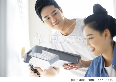 Couple, interior, paint Couple, interior, paint 65698750