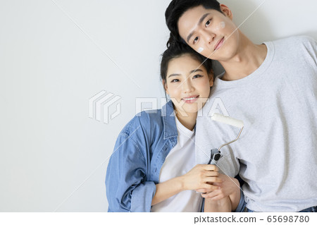Couple, interior, paint Couple, interior, paint 65698780