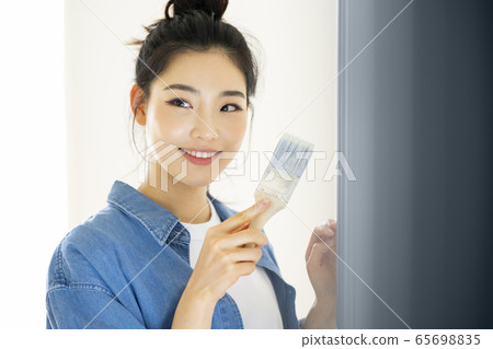 Woman, paint, lifestyle 65698835