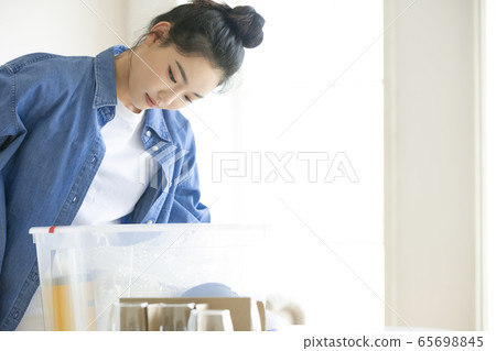 Woman, director, lifestyle Woman, director, lifestyle 65698845