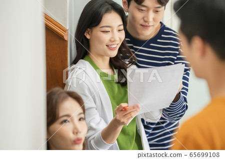 Business, men and women, meeting 65699108