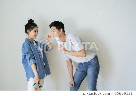 夫婦,室內,油漆 夫婦,室內,油漆 65699131