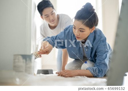 夫婦,室內,油漆 夫婦,室內,油漆 65699132