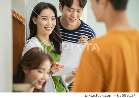 Business, men and women, meeting 65699154