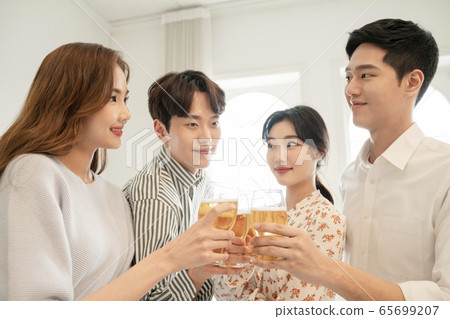商務，男人和女人，聚會 65699207