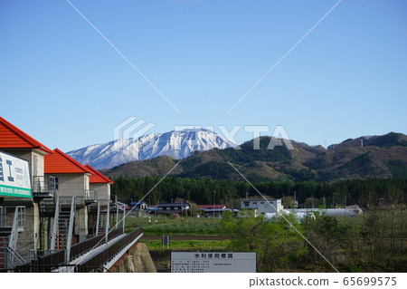 Early morning Kazuma Ana weir work and surrounding waterside park Early morning Kazuma Ana weir work and surrounding waterside park 65699575