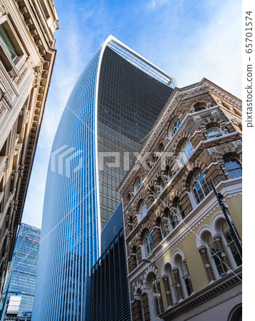 London City of London where old and new buildings coexist London City of London where old and new buildings coexist 65701574
