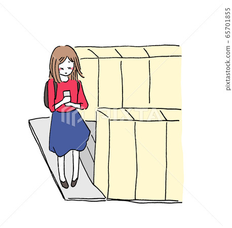 通過智能手機聯繫並在車站出口見面的女人 65701855