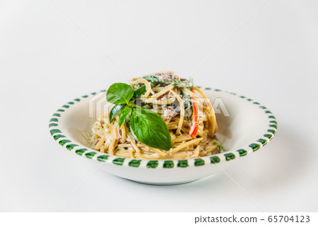 Italian cuisine dish spaghetti  65704123