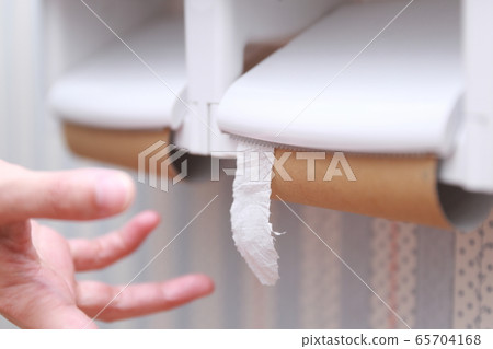 Paper holder (Toilet Restroom Toilet Restroom Toilet Core Copy space Lifestyle shortage) 65704168