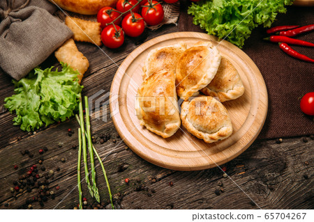 Middle Eastern Cuisine Asian Baked Samsa Pies Middle Eastern Cuisine Asian Baked Samsa Pies 65704267
