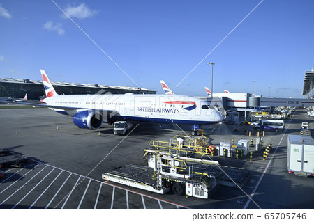 Heathrow Airport, Boeing 787-8 Dreamliner parked 65705746