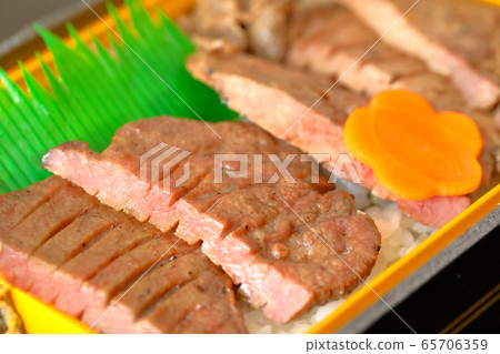 Beef tongue lunch 65706359