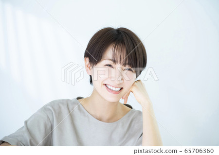 Women Beauty Beauty Short Hair 65706360