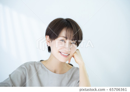 Women Beauty Beauty Short Hair 65706361