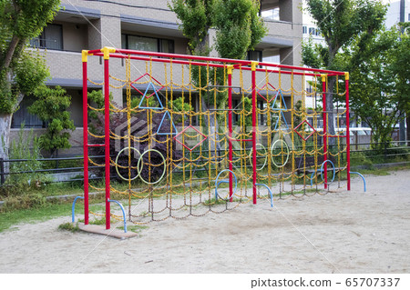 Park playground equipment / chain jungle gym 65707337