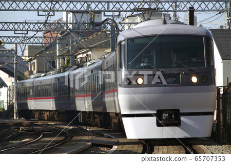 [SS] Seibu Shinjuku Line: Limited Express Koedo (Seibu Shinjuku ⇔ Honkawagoe) 65707353