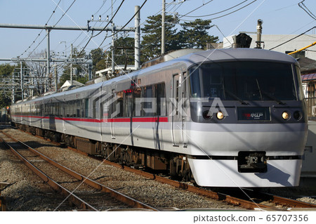 [SS] Seibu Shinjuku Line: Limited Express Koedo (Seibu Shinjuku ⇔ Honkawagoe) 65707356