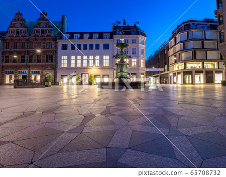 Copenhagen. Square Amagertorv. Copenhagen. Square Amagertorv. 65708732