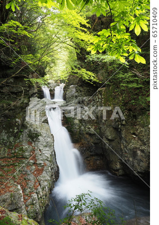 Mitsutaki Waterfall Tour in Kosaka 65710409