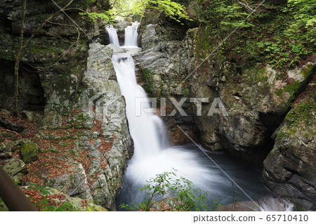 Mitsutaki Waterfall Tour in Kosaka 65710410