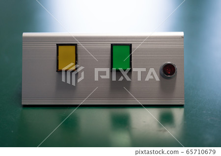 操作開關安裝 65710679