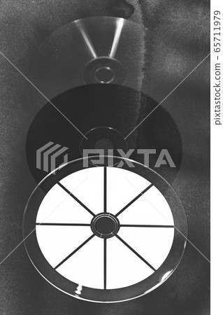 Damaged laser music retro disc Damaged laser music retro disc 65711979