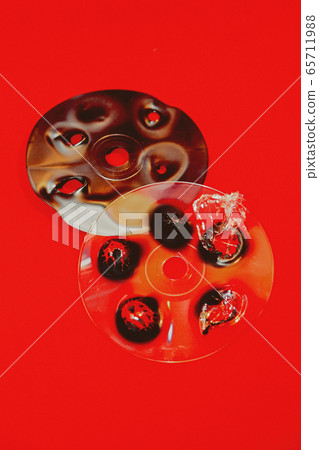 Damaged laser music retro disc Damaged laser music retro disc 65711988