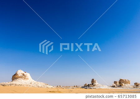 The White Desert at Farafra in the Sahara of Egypt The White Desert at Farafra in the Sahara of Egypt 65713085