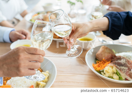 乾杯聚會酒美食餐 65714623
