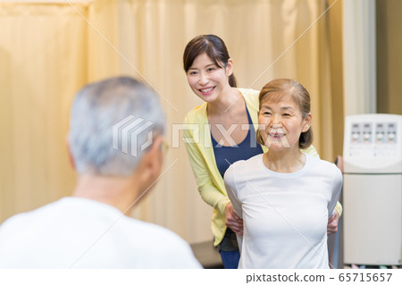 Senior manipulative massage Senior manipulative massage 65715657