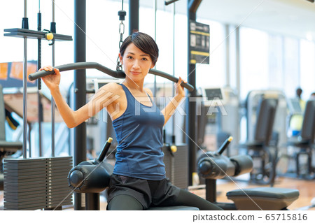 Sports Gym Muscle Training Middle Women Sports Club Sports Gym Muscle Training Middle Women Sports Club 65715816