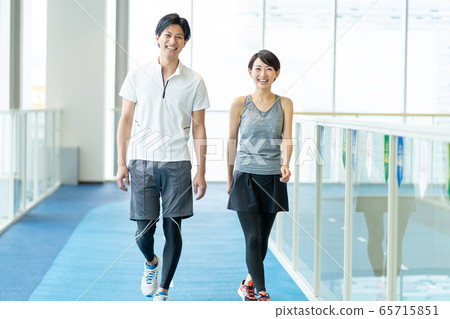 體育館慢跑訓練體育形象 65715851