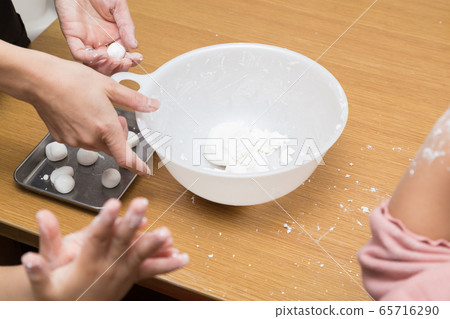 白球餃子製作 65716290